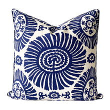 Load image into Gallery viewer, Solis